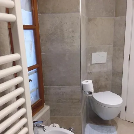 Rina Guest house