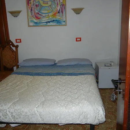 Rina Guest house