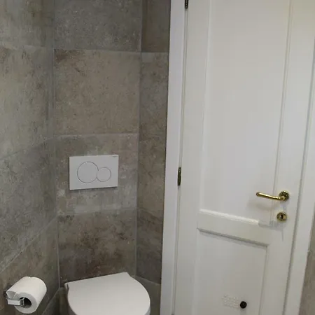 Rina Guest house